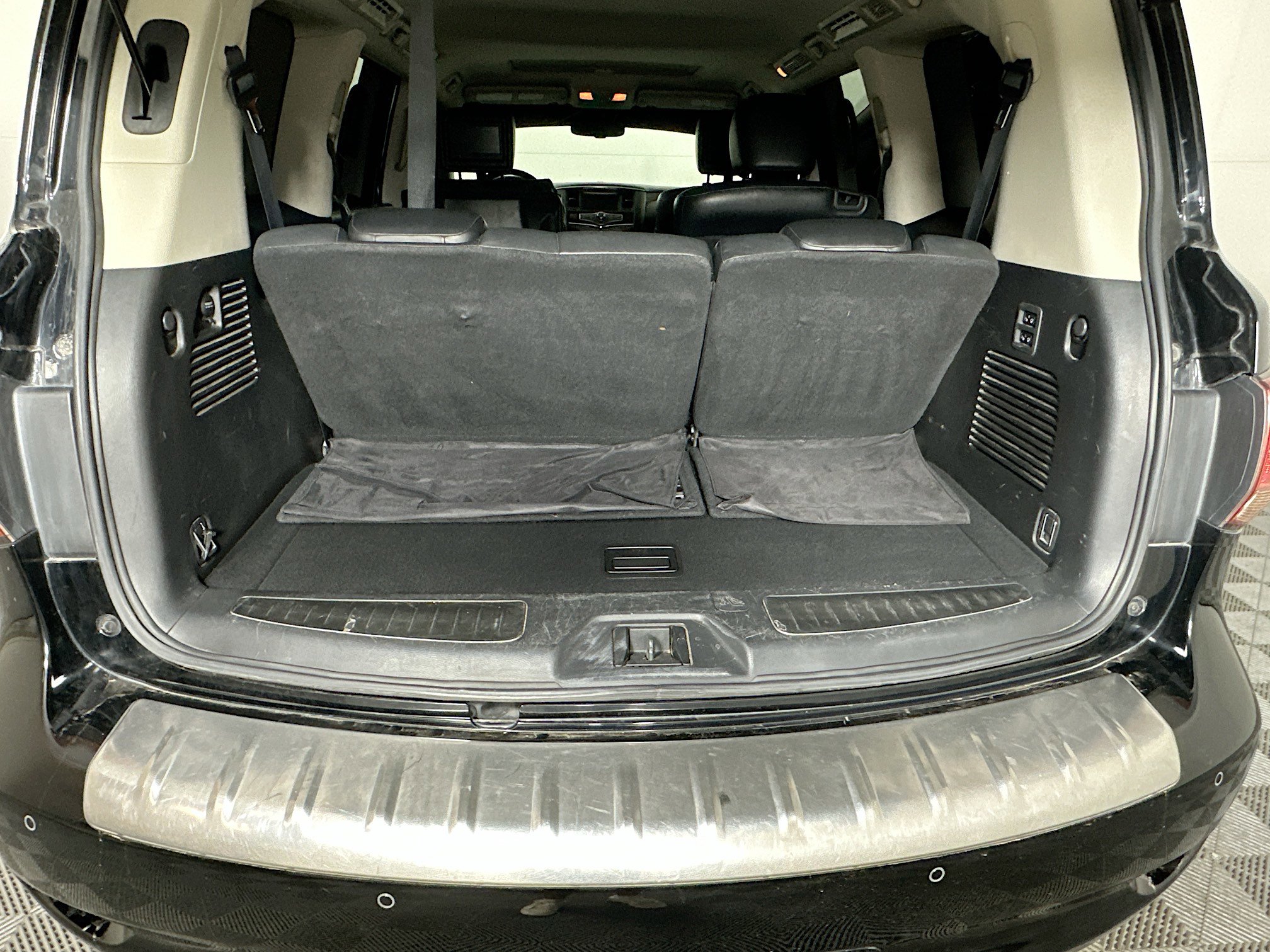 Used 2016 INFINITI QX80 Luxe w/ 22" Wheel Package RWD image 30