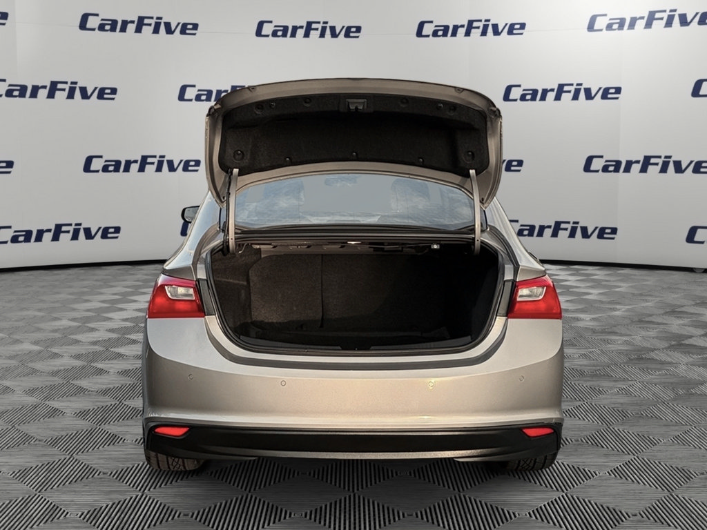 Used 2023 Chevrolet Malibu LT w/ Driver Confidence Package FWD image 11