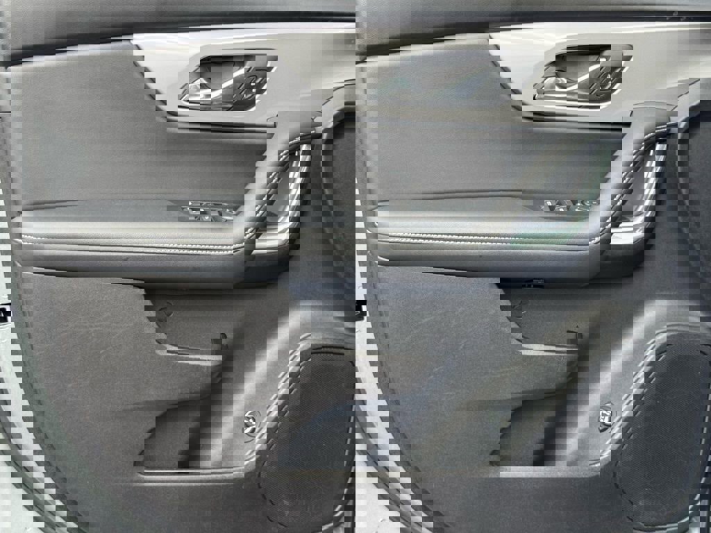 Used 2024 Chevrolet Blazer LT w/ Convenience Package image 16