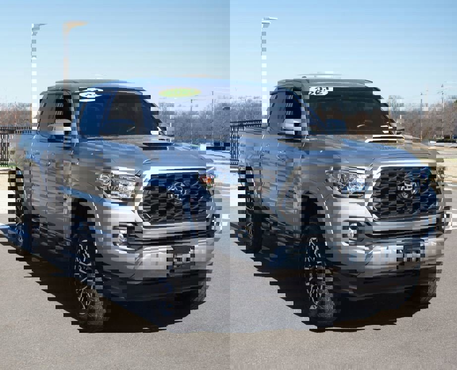 Used 2021 Toyota Tacoma TRD Sport w/ Technology Package image 2