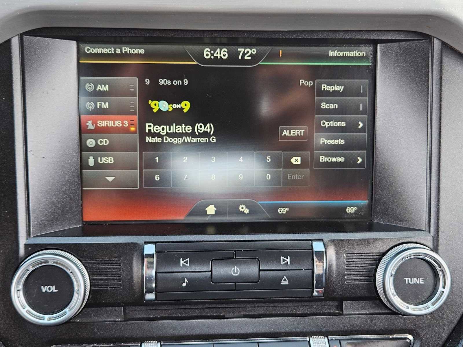 Used 2015 Ford Mustang Premium RWD image 20