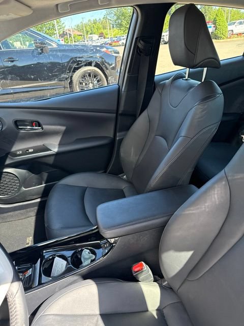 Used 2017 Toyota Prius Four w/ Advanced Technology Package FWD image 5