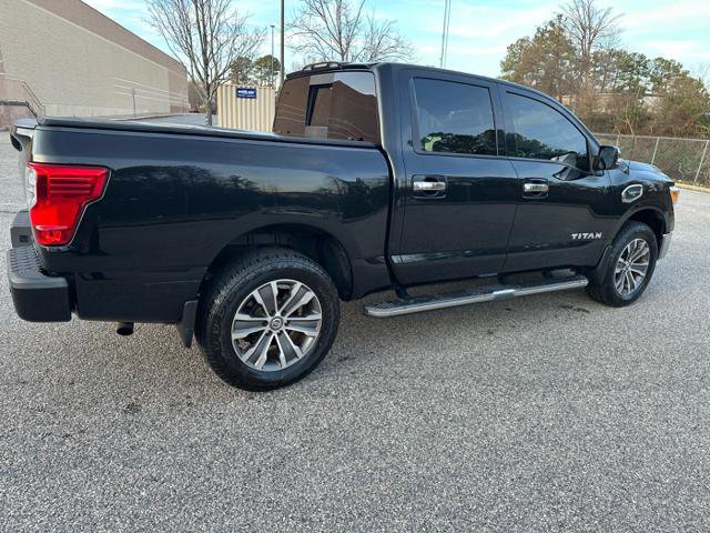 Used 2017 Nissan Titan SL image 37