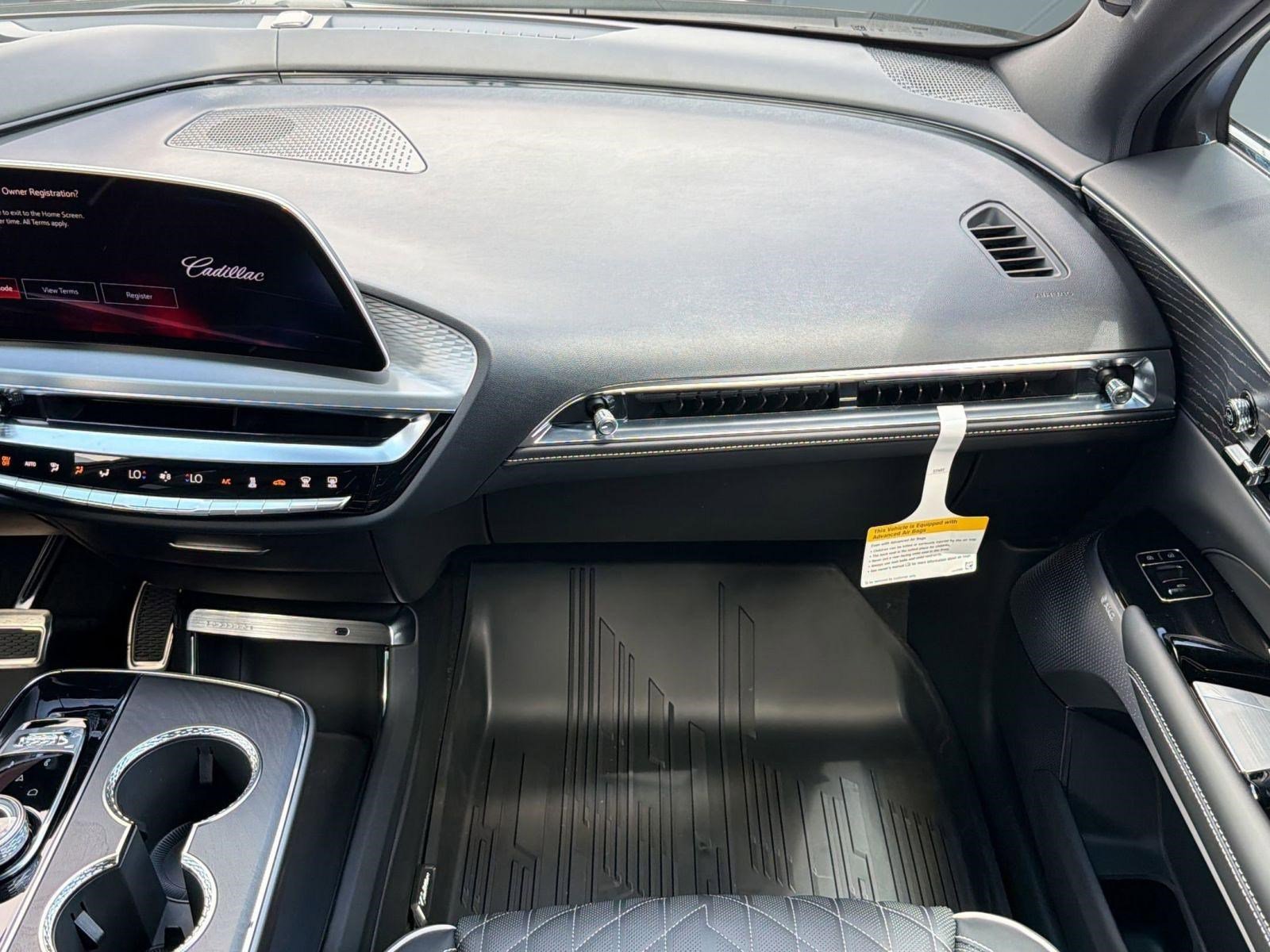 New 2026 Cadillac Lyriq V w/ LPO, Floor Liner Package AWD/4WD image 28