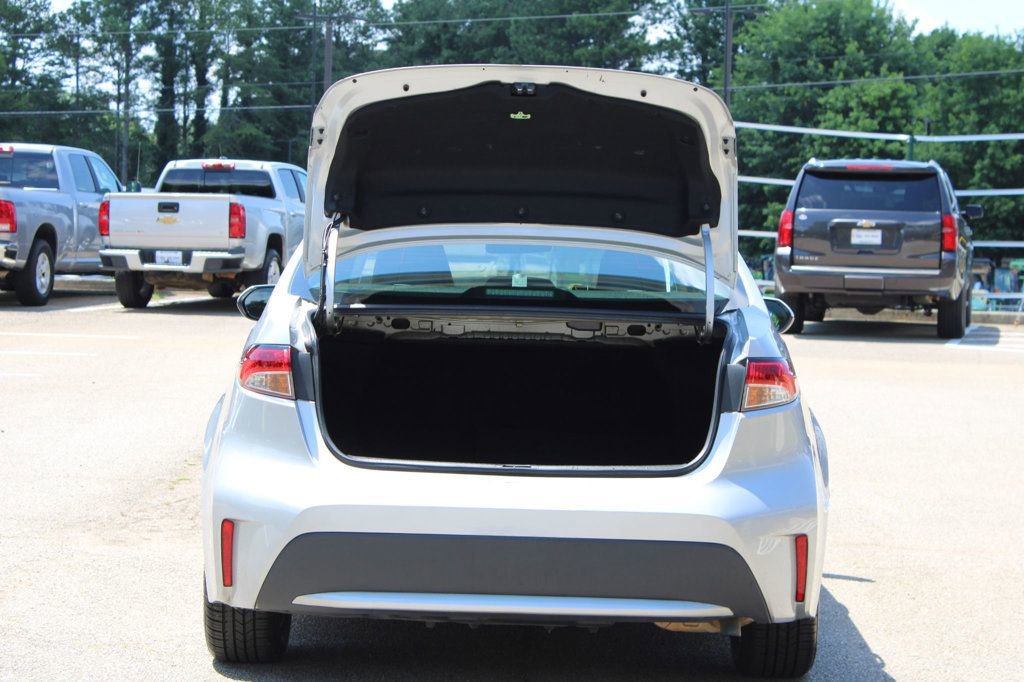 Used 2021 Toyota Corolla LE image 14