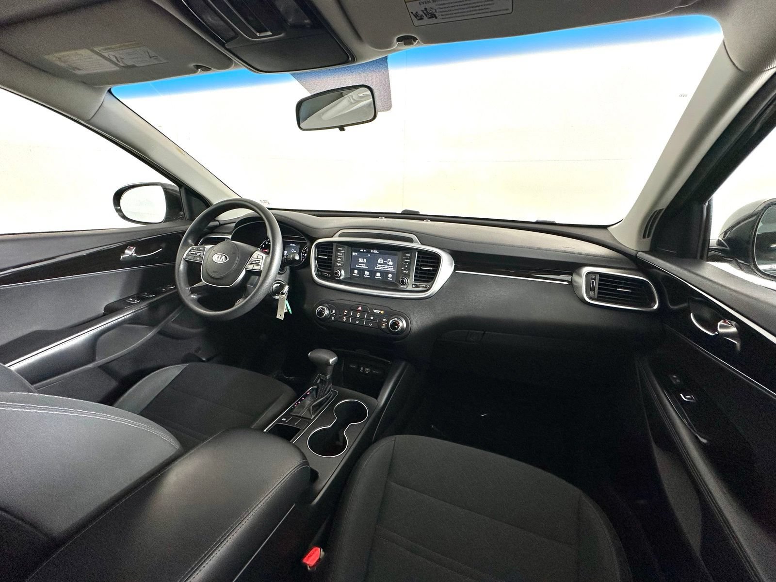 Used 2020 Kia Sorento FWD V6 image 2