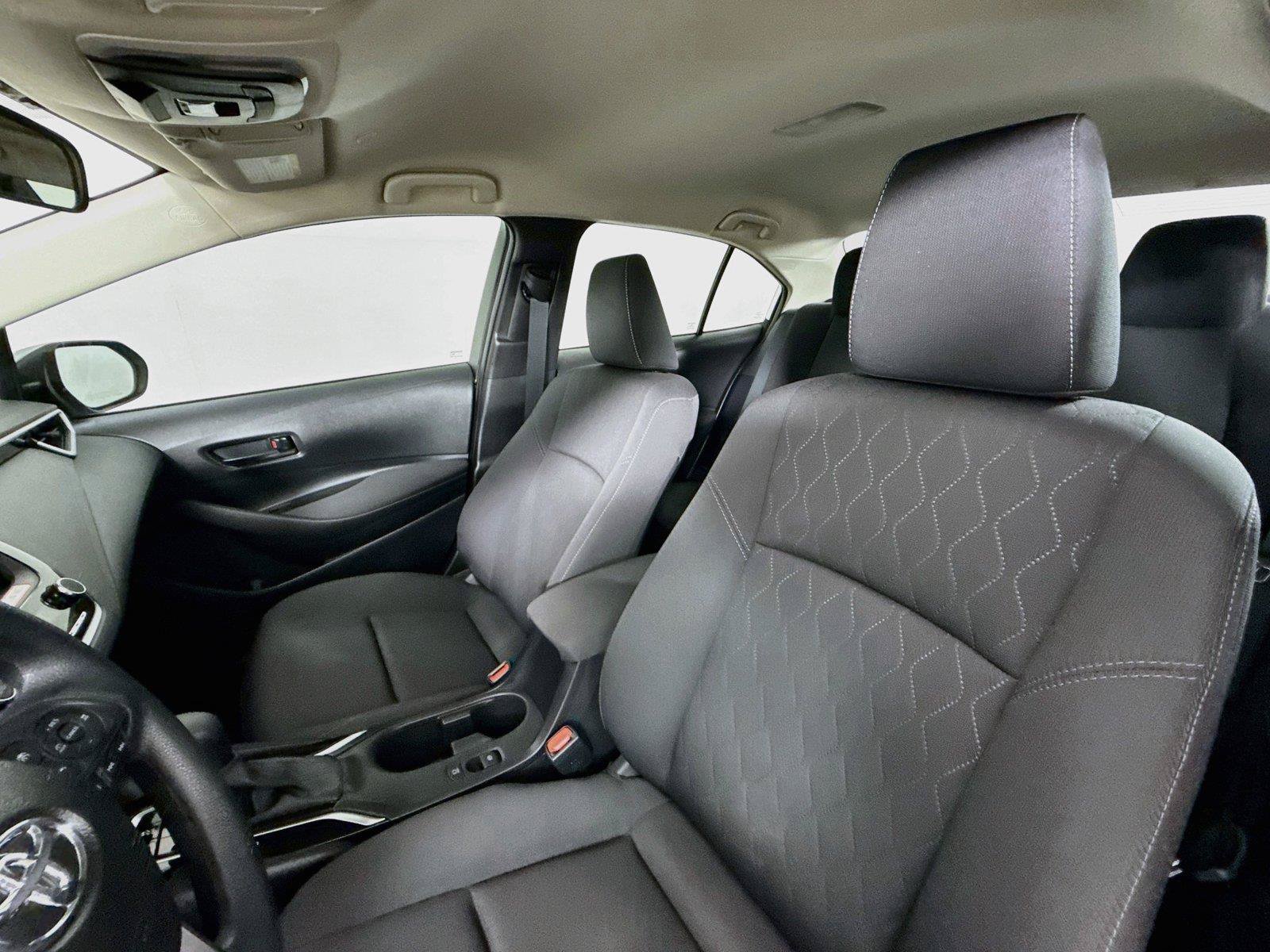 Certified 2025 Toyota Corolla LE FWD image 3