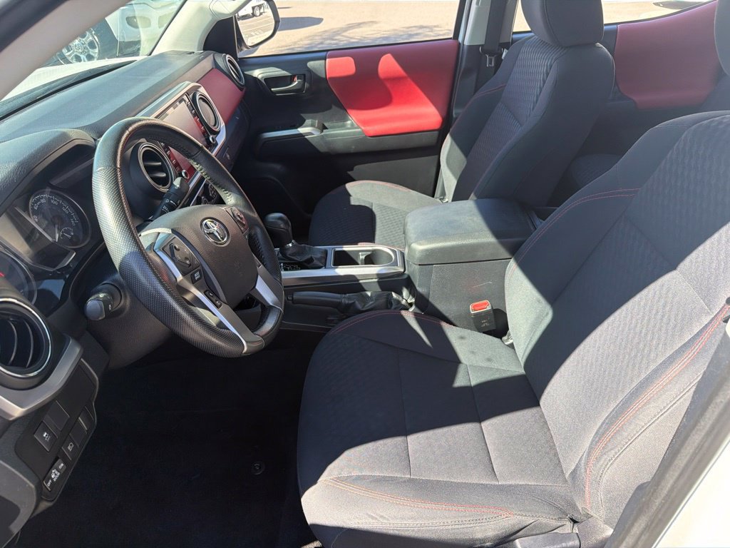 Used 2020 Toyota Tacoma SR5 RWD image 10