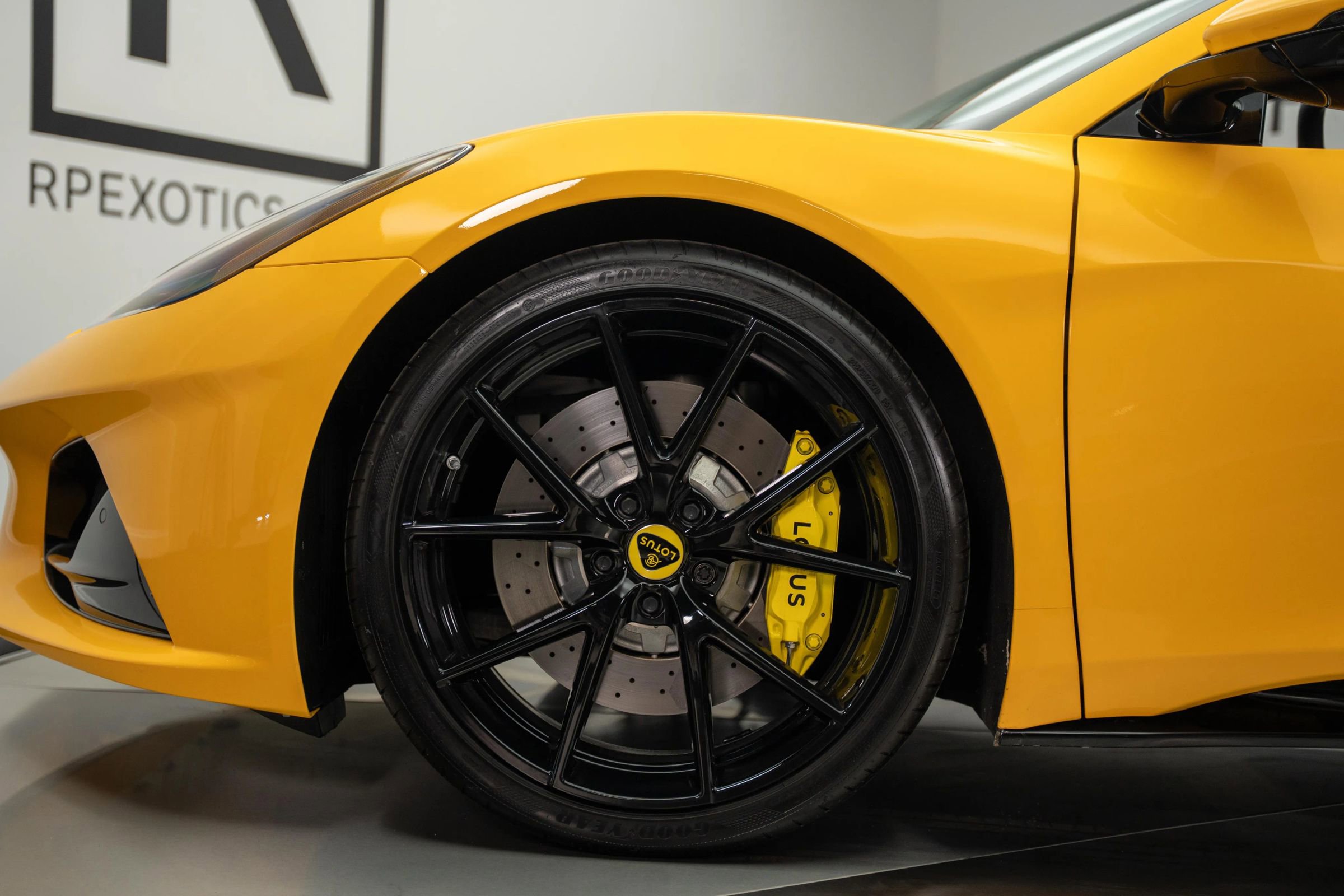 Used 2024 Lotus Emira First Edition image 15