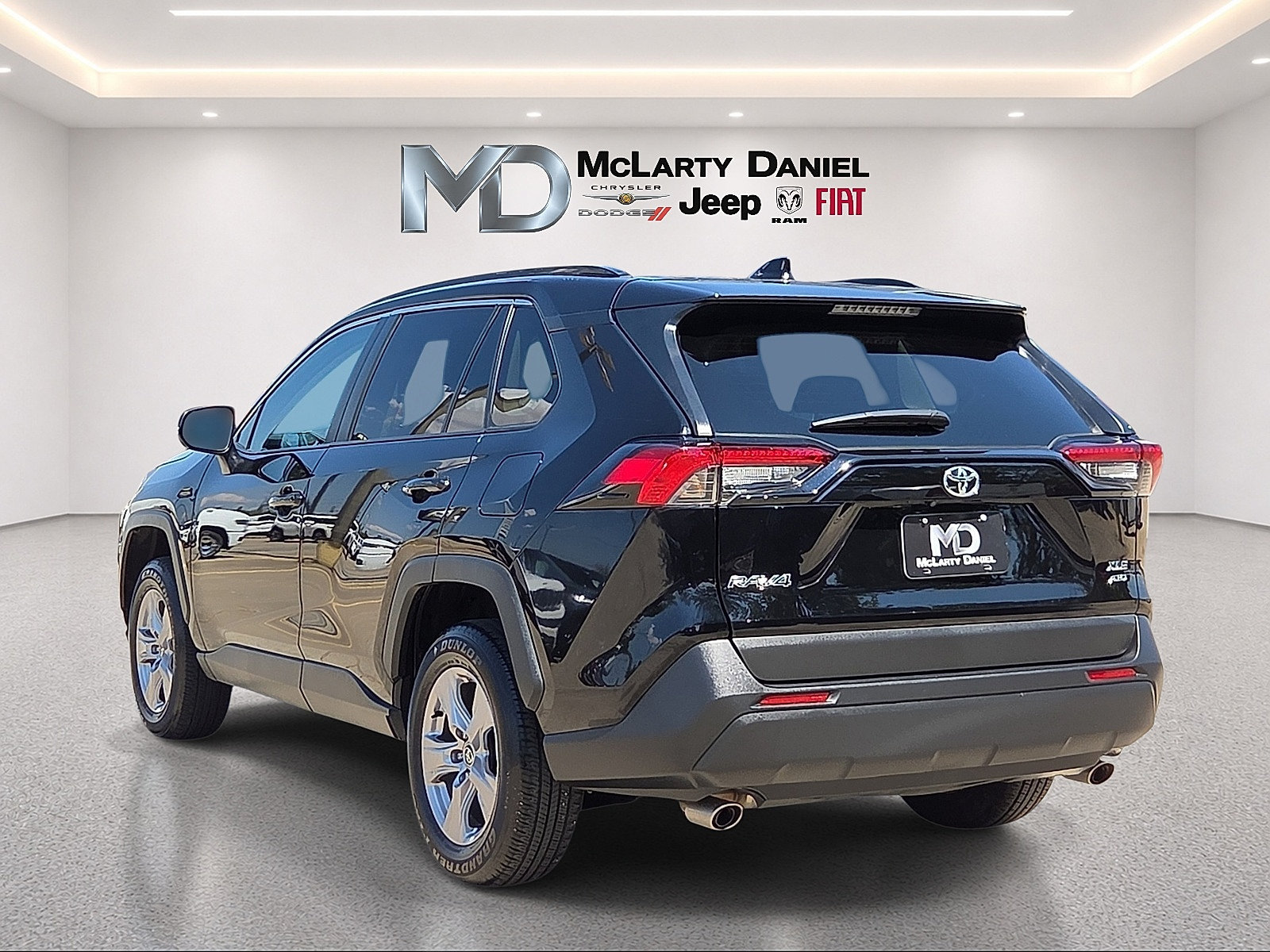 Used 2025 Toyota RAV4 XLE AWD/4WD image 4