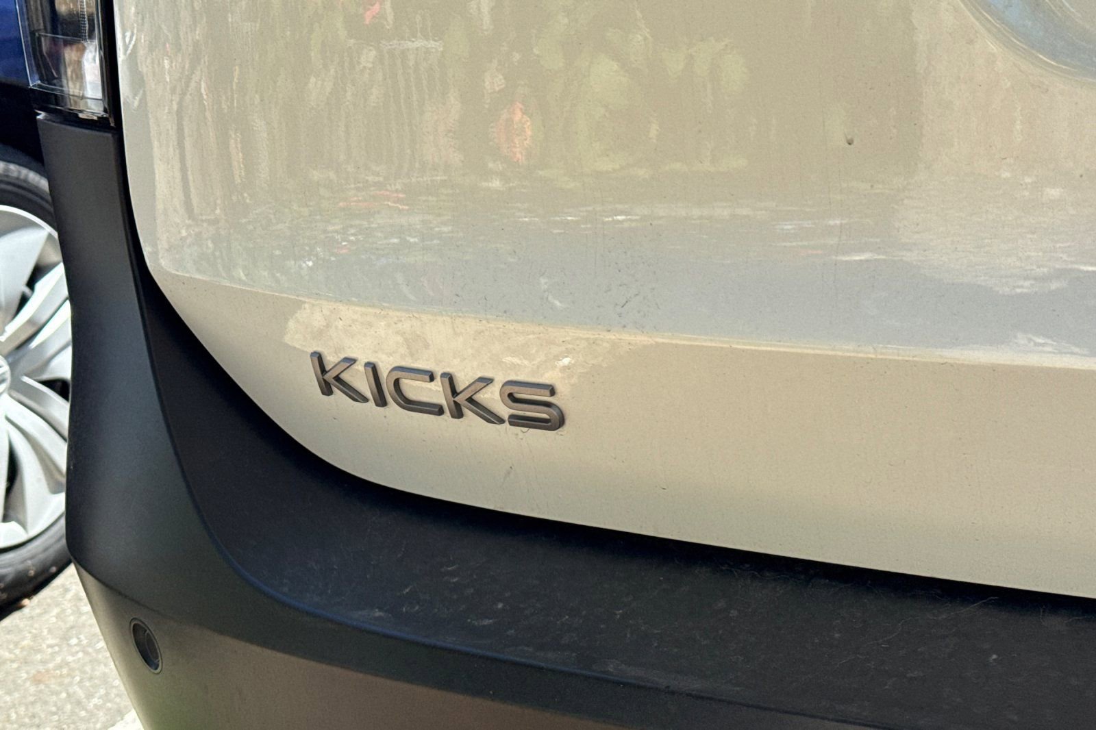 Certified 2025 Nissan Kicks SV image 7