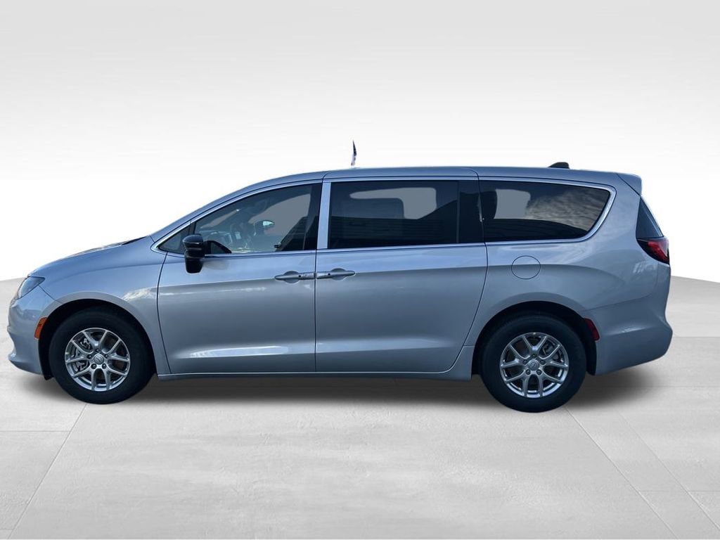 New 2026 Chrysler Voyager LX image 3