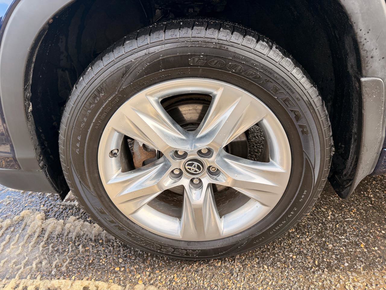 Used 2016 Toyota Highlander Limited Platinum image 17