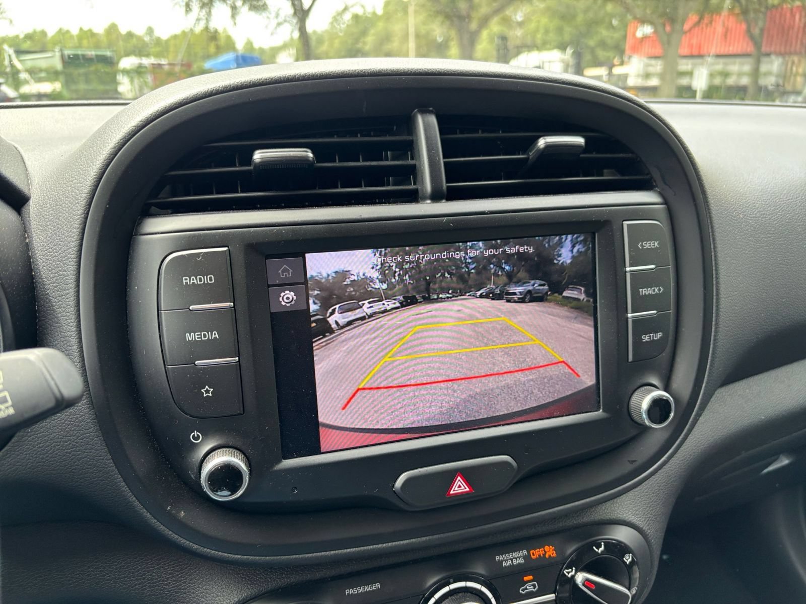 Used 2025 Kia Soul LX w/ LX Technology Package FWD image 21