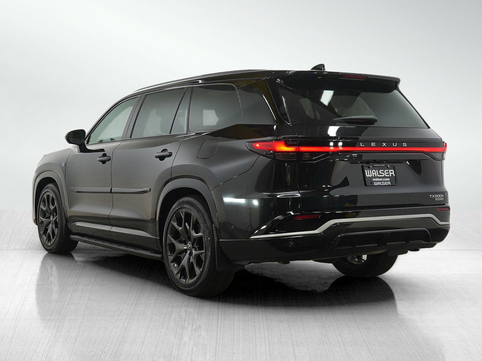 Used 2024 Lexus TX 500h AWD image 3