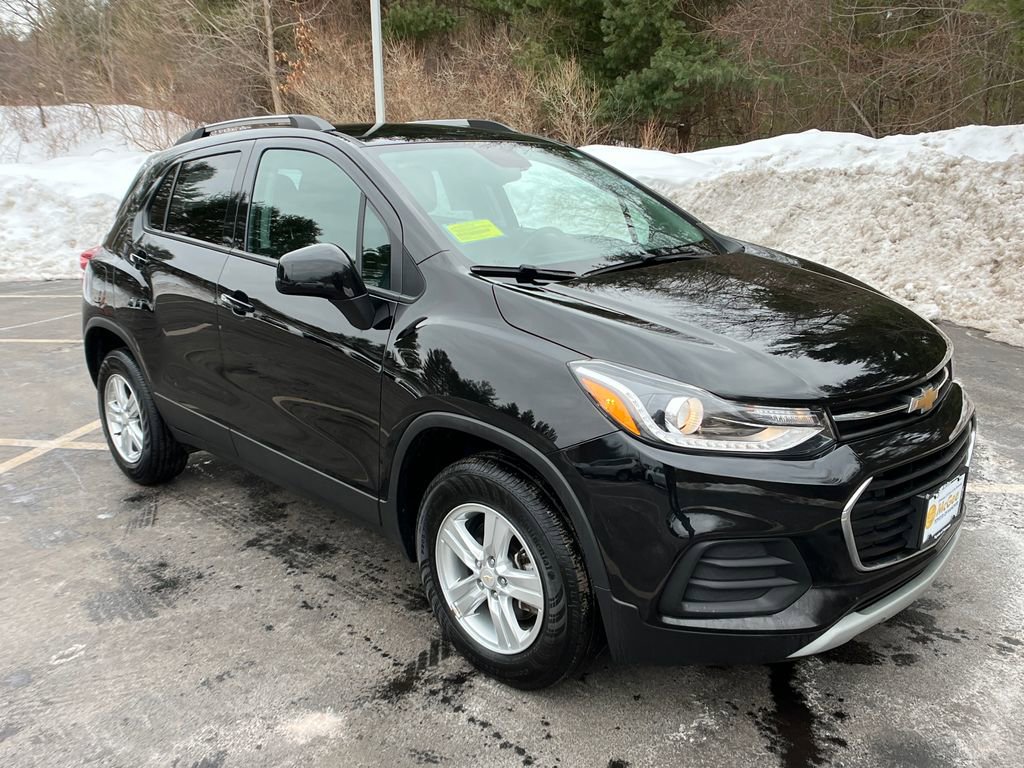 Used 2022 Chevrolet Trax LT w/ LT Convenience Package image 7