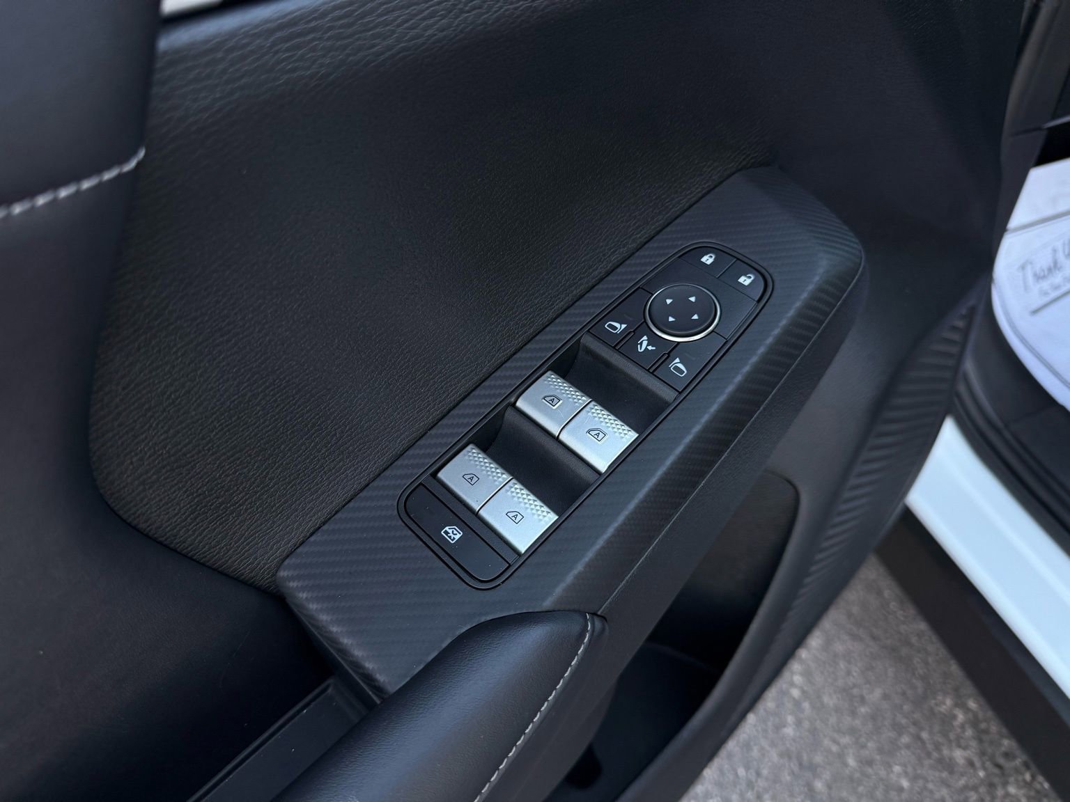 Used 2024 Mitsubishi Outlander SEL image 40