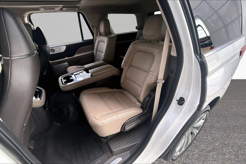 Used 2024 Lincoln Navigator Reserve AWD/4WD image 22