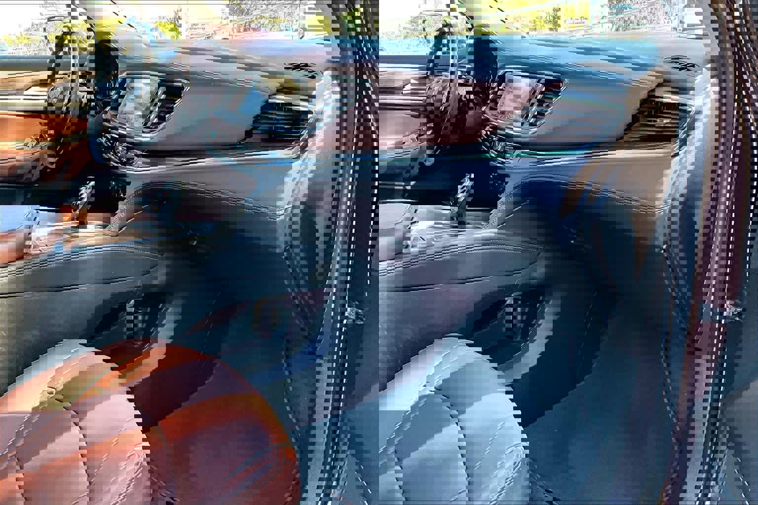 Used 2021 Buick Enclave Avenir w/ Avenir Technology Package image 19