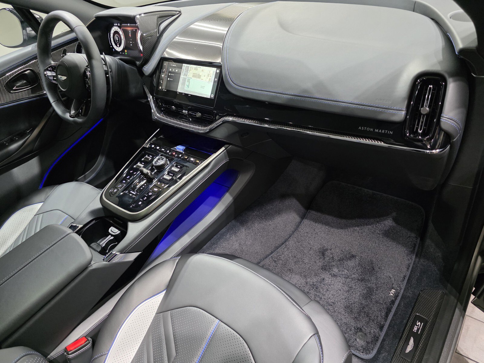 New 2026 Aston Martin DBX S image 27