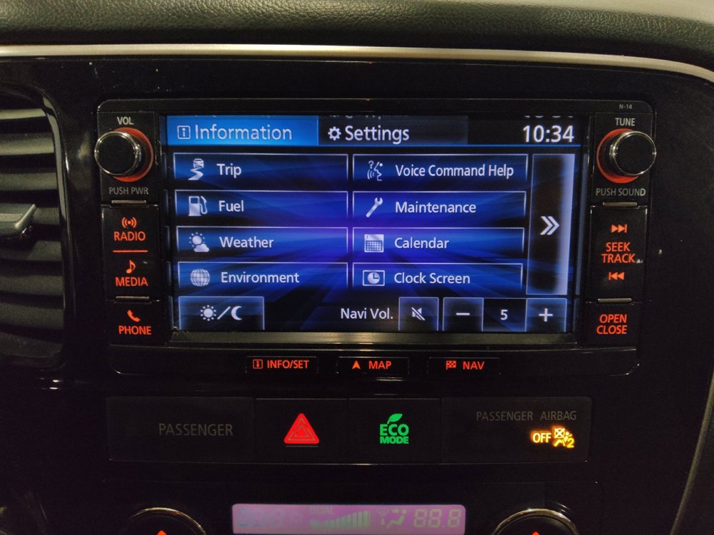 Used 2016 Mitsubishi Outlander SEL image 25