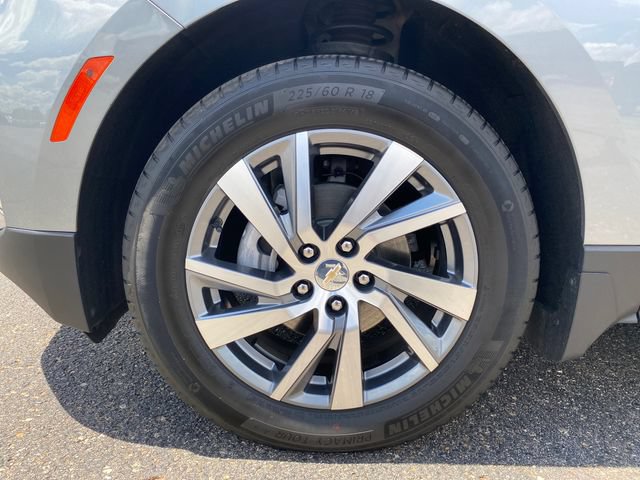 Used 2023 Chevrolet Equinox Premier w/ LPO, Floor Liner Package AWD/4WD image 22
