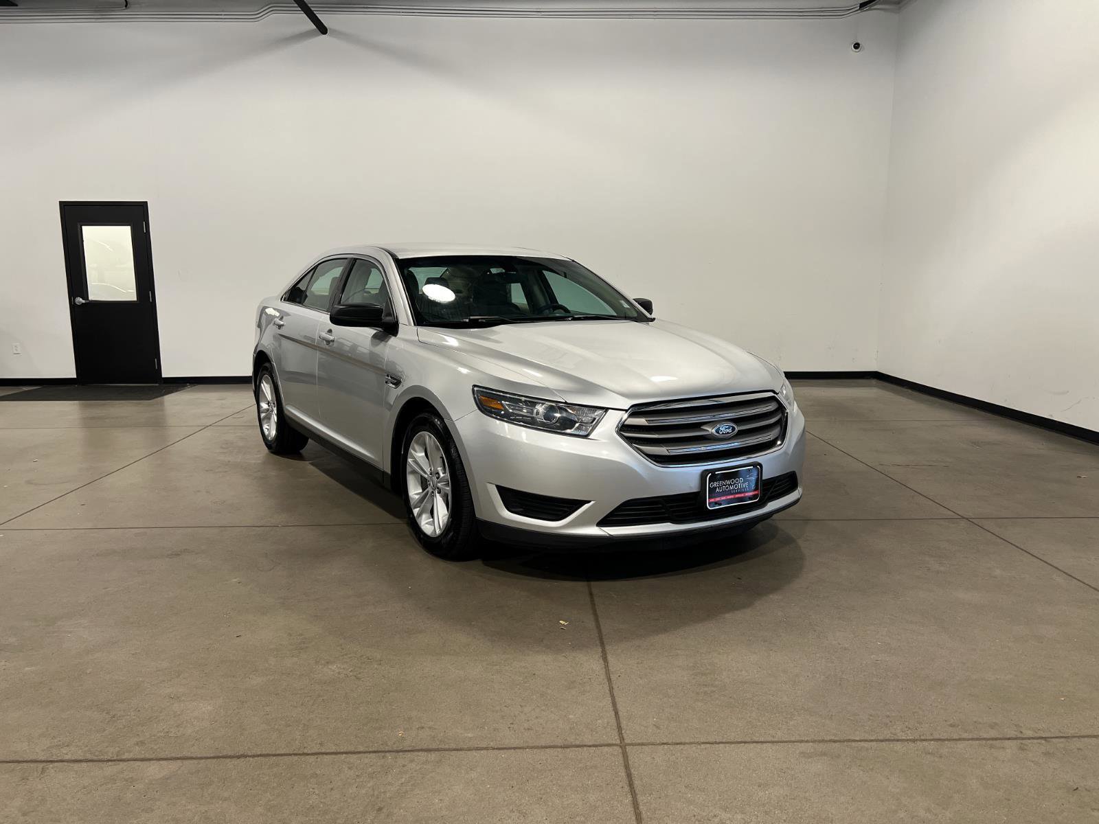 Used 2015 Ford Taurus SE