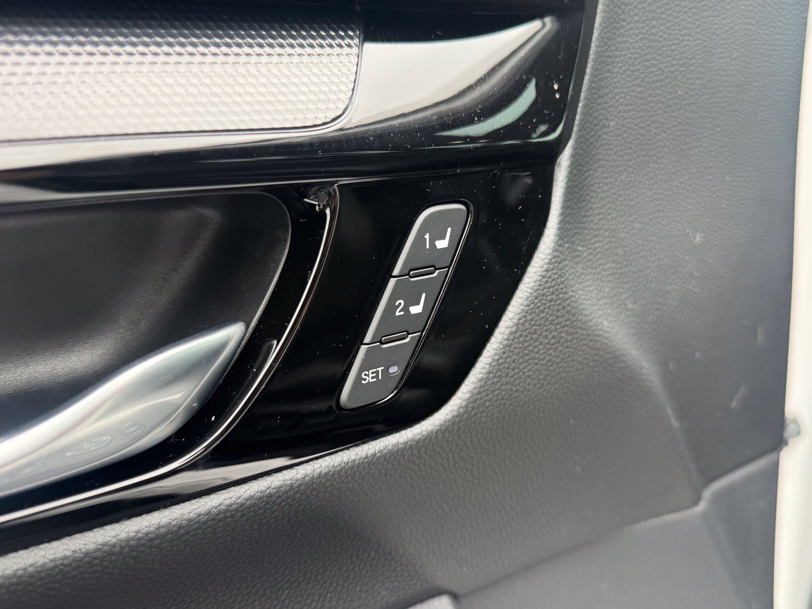 Used 2025 Honda CR-V Sport Touring image 12