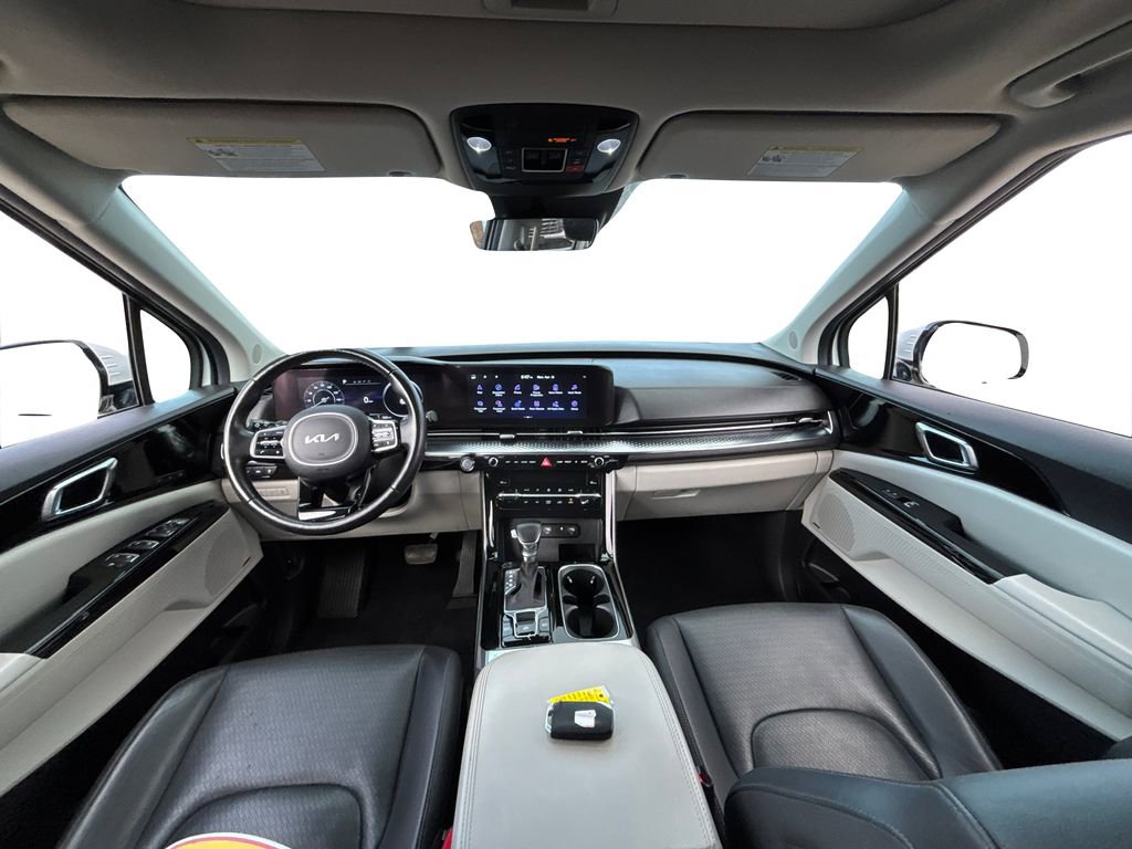 Used 2023 Kia Carnival SX Prestige image 17