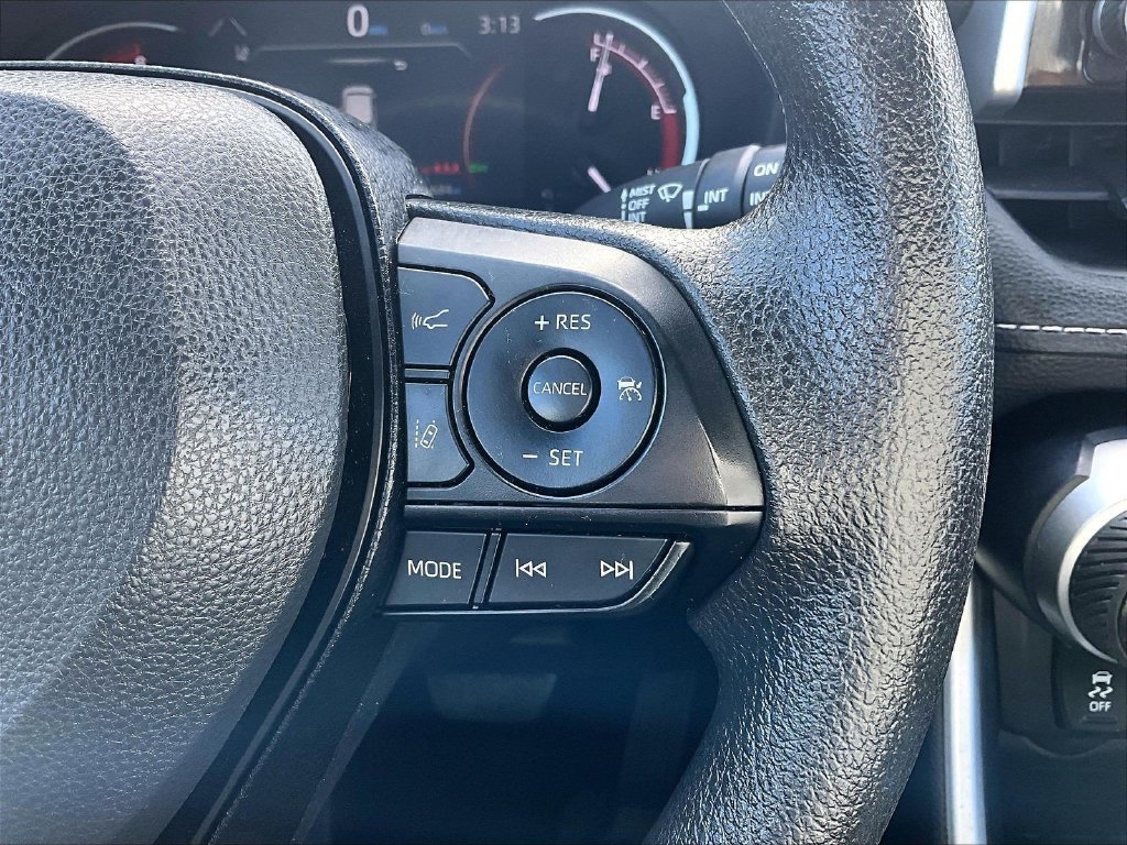 Used 2025 Toyota RAV4 XLE AWD/4WD image 24