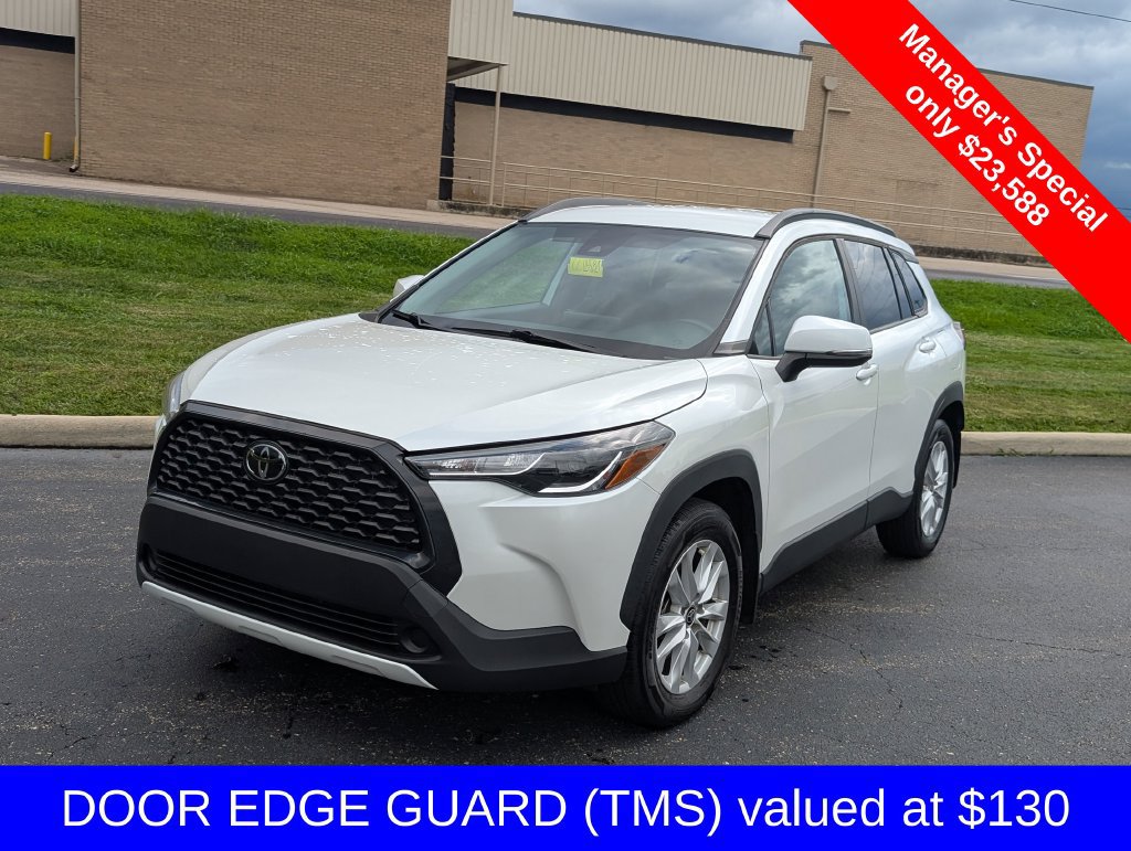 Used 2022 Toyota Corolla Cross LE AWD/4WD image 3