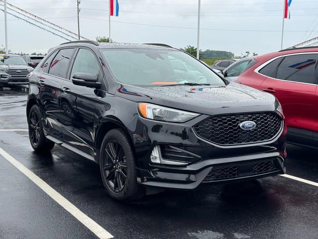 Used 2020 Ford Edge ST-Line w/ Cold Weather Package AWD/4WD image 2