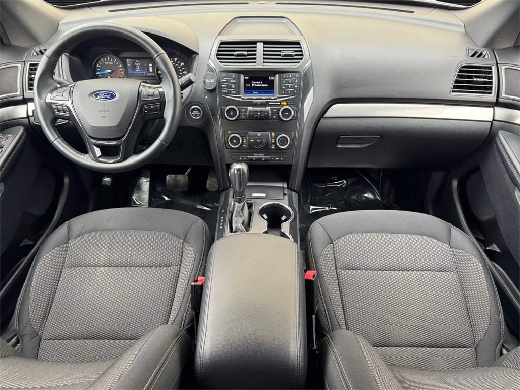 Used 2019 Ford Explorer XLT image 16