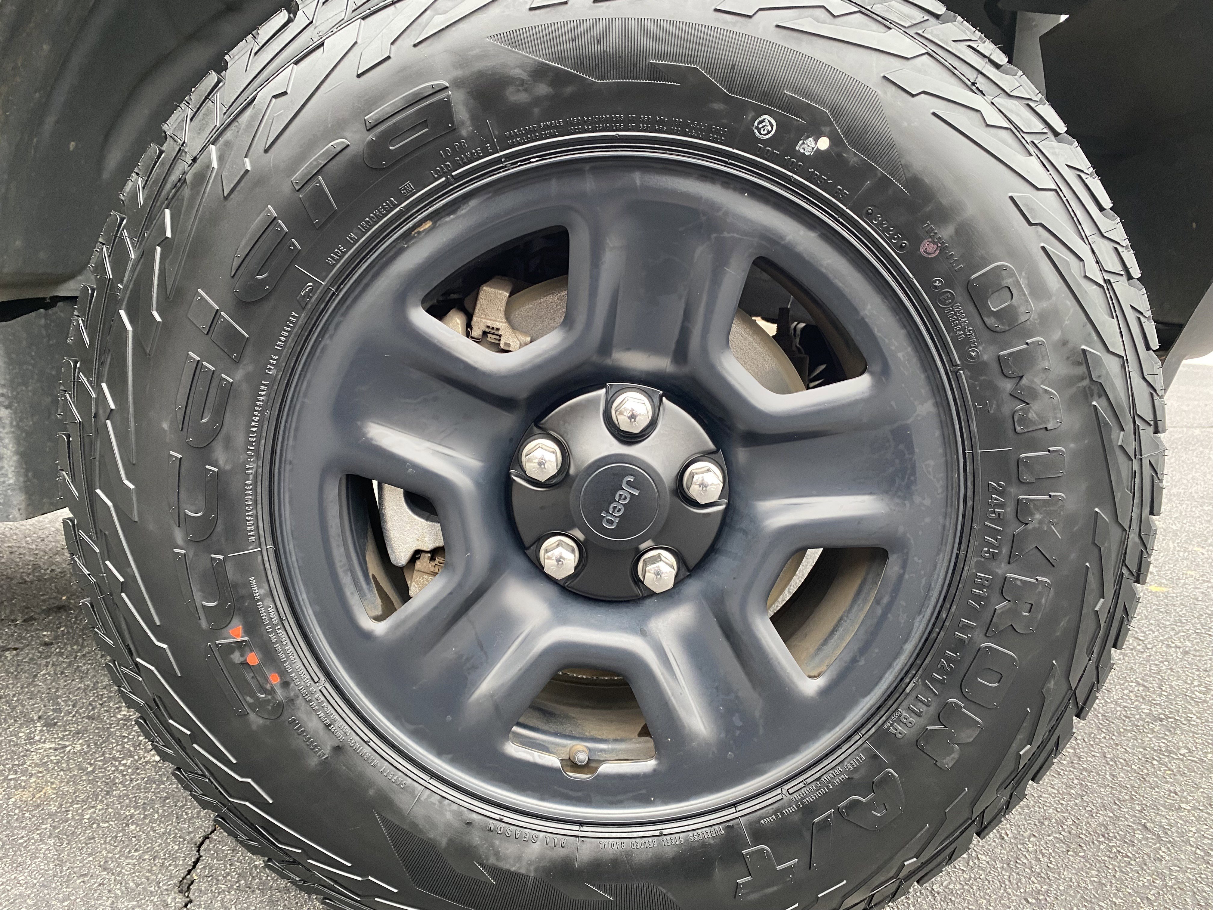 Used 2022 Jeep Gladiator Sport image 13