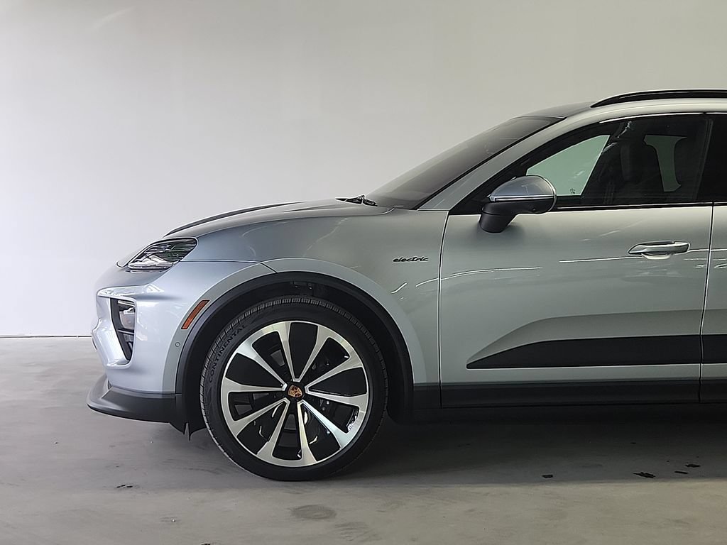 New 2026 Porsche Macan 4 Electric AWD/4WD image 6
