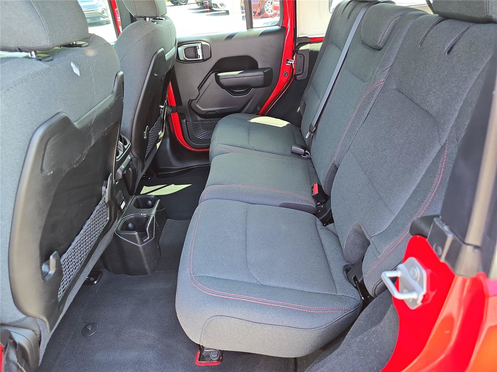 Used 2026 Jeep Wrangler Unlimited Rubicon AWD/4WD image 15