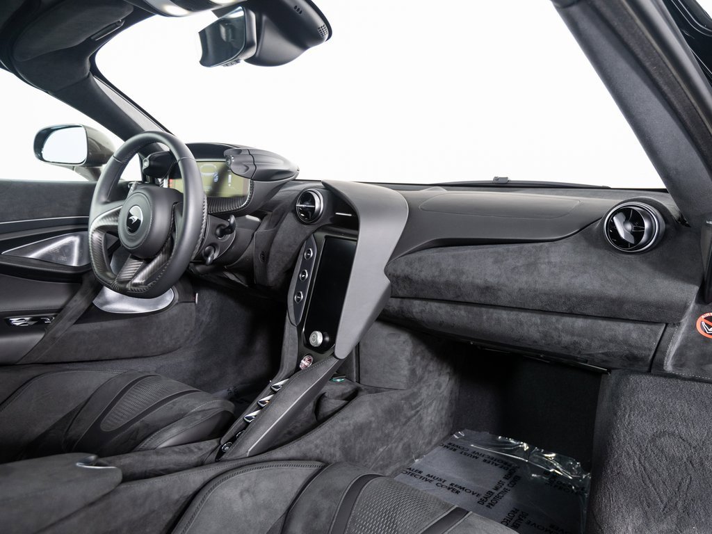 Used 2024 McLaren 750S image 28