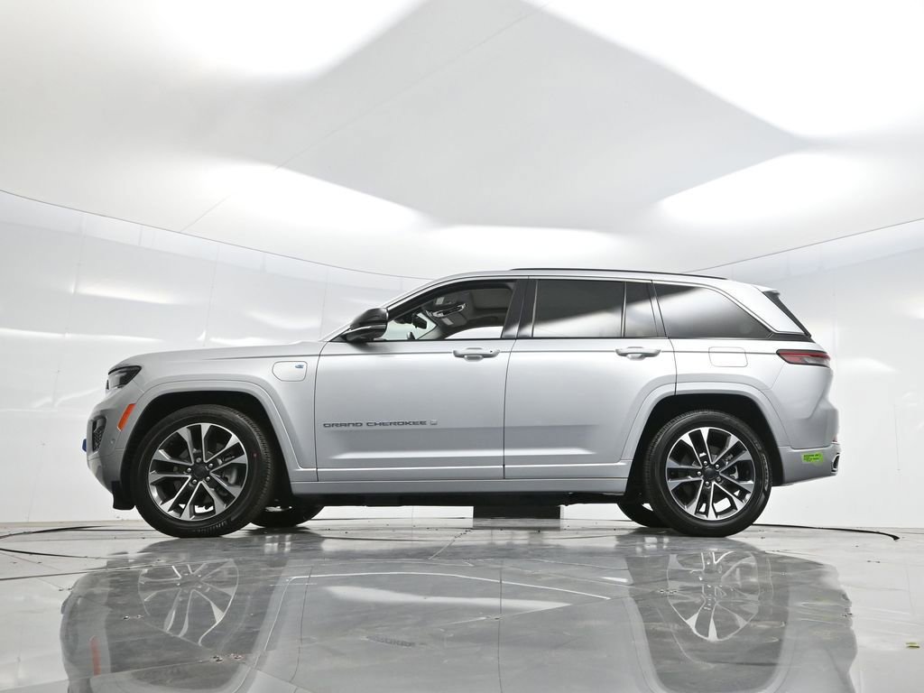 Used 2022 Jeep Grand Cherokee Overland w/ Advanced Protech Group III image 58