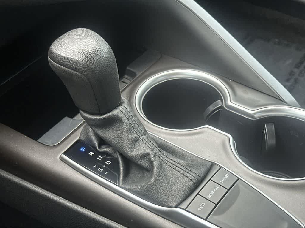 Used 2024 Toyota Camry LE FWD image 27