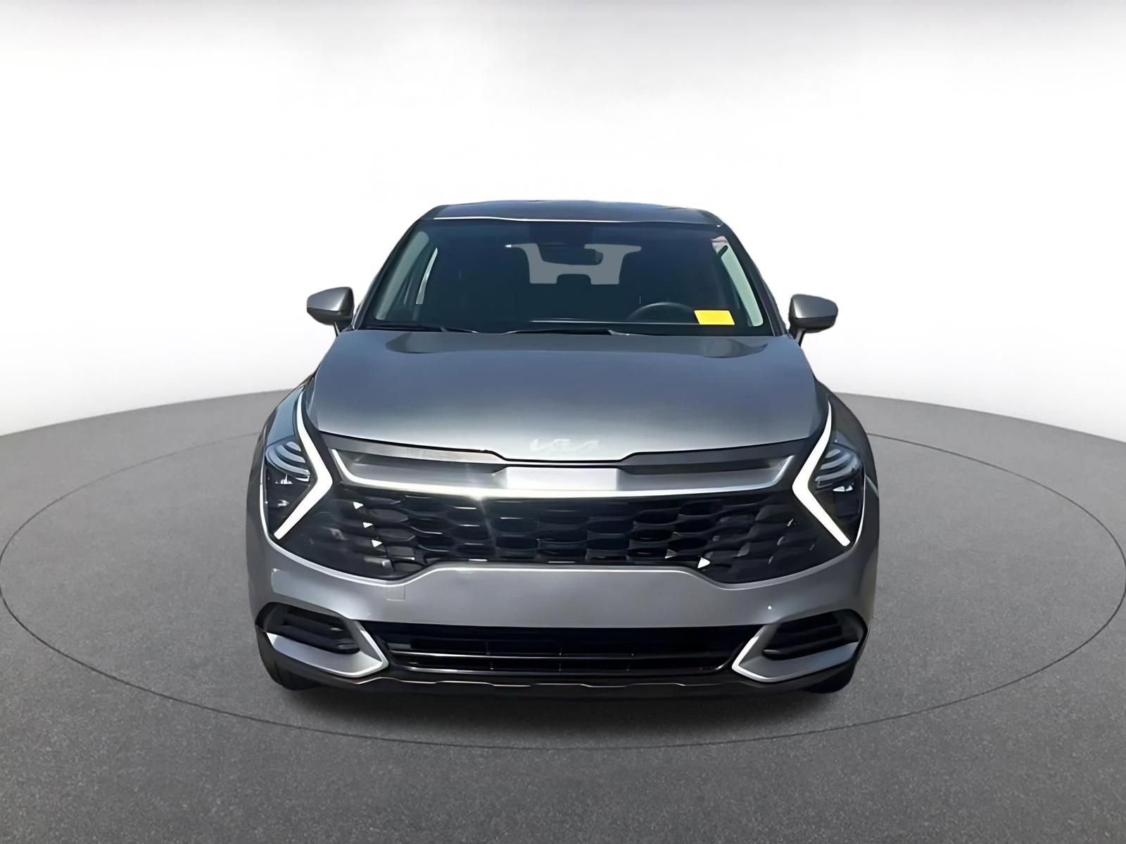 Used 2025 Kia Sportage LX image 4