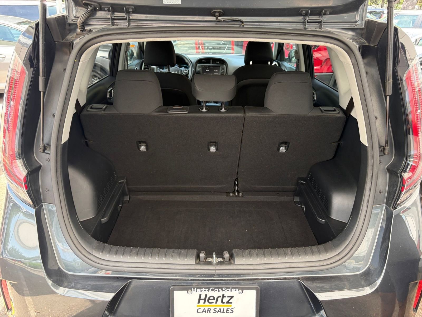 Used 2025 Kia Soul LX w/ LX Technology Package FWD image 29