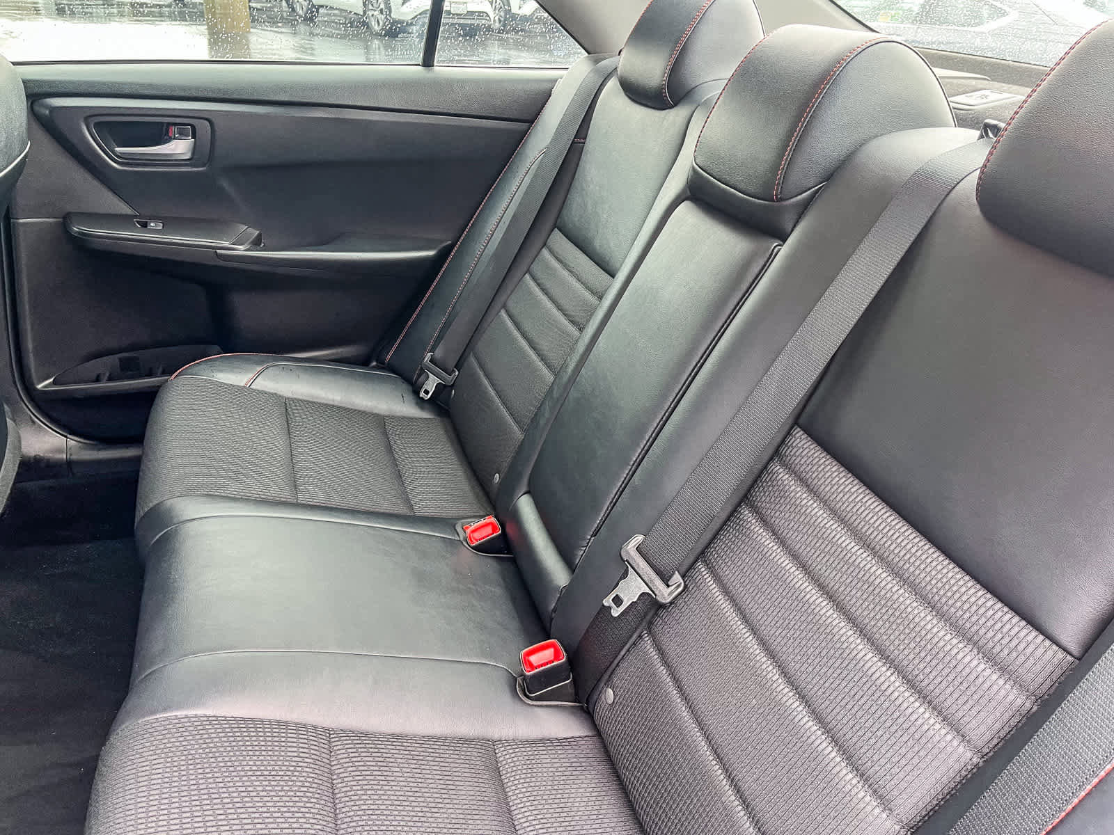 Used 2017 Toyota Camry SE image 18