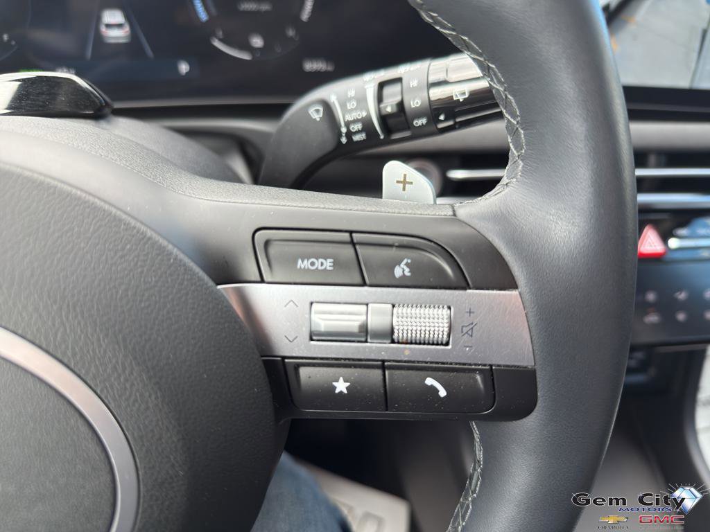 Used 2025 Hyundai Tucson Limited image 30