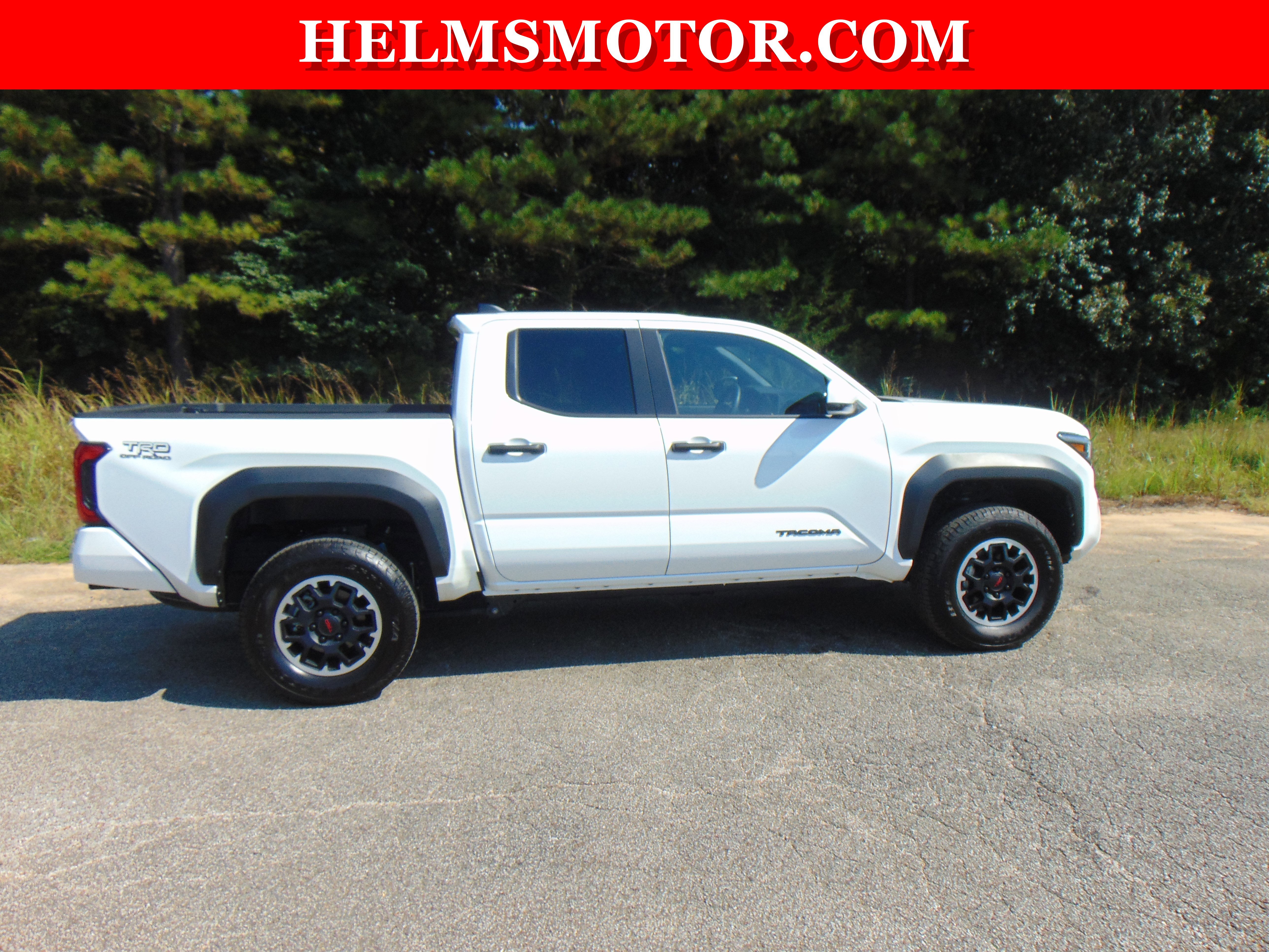 Used 2024 Toyota Tacoma TRD Off-Road image 9
