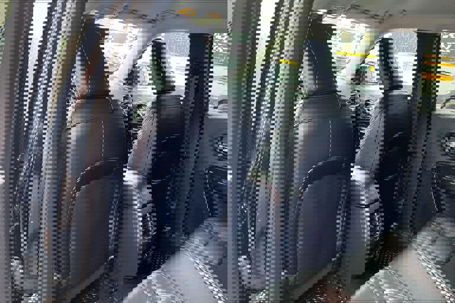 Used 2022 Jeep Cherokee Trailhawk image 12