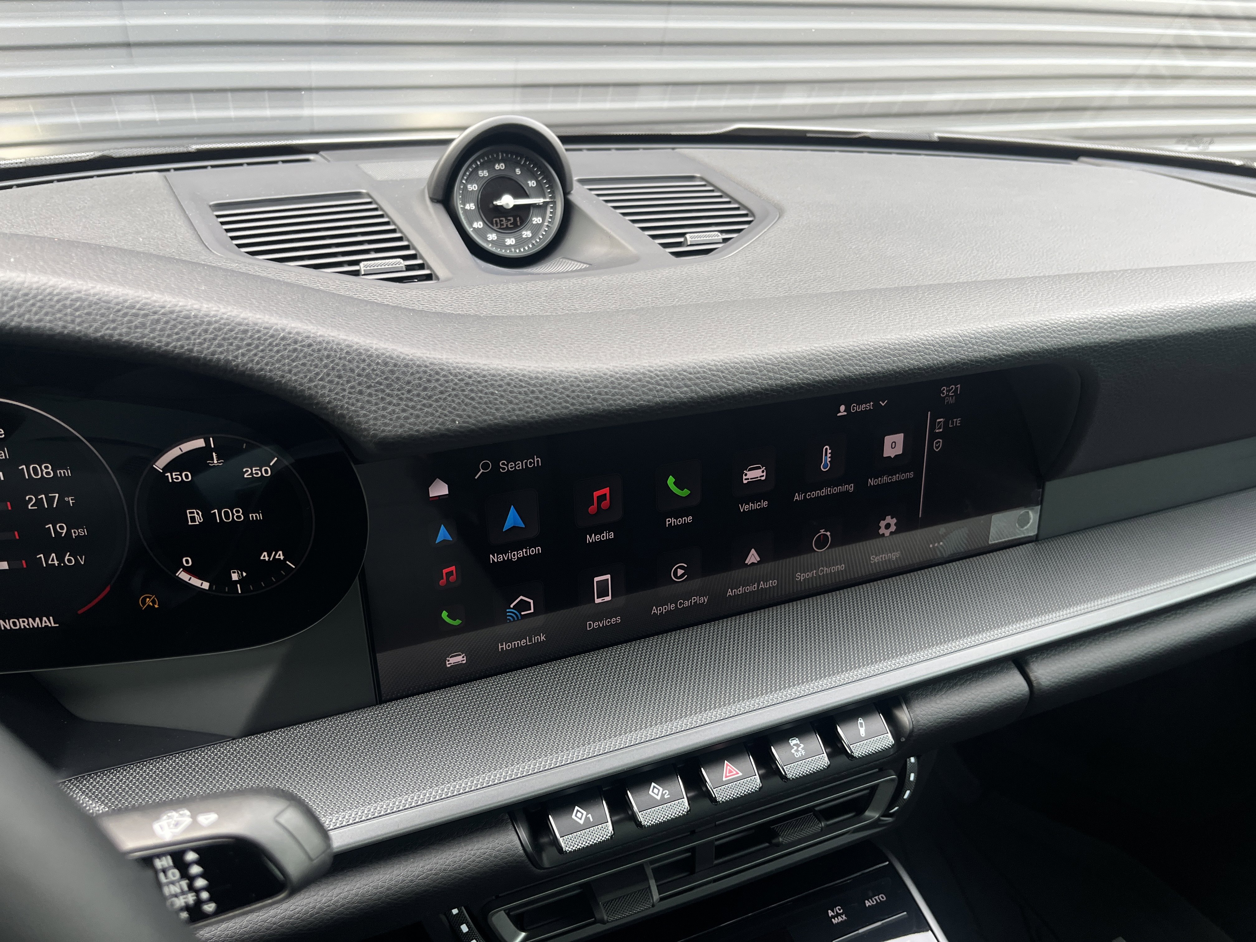 Certified 2024 Porsche 911 Carrera image 31