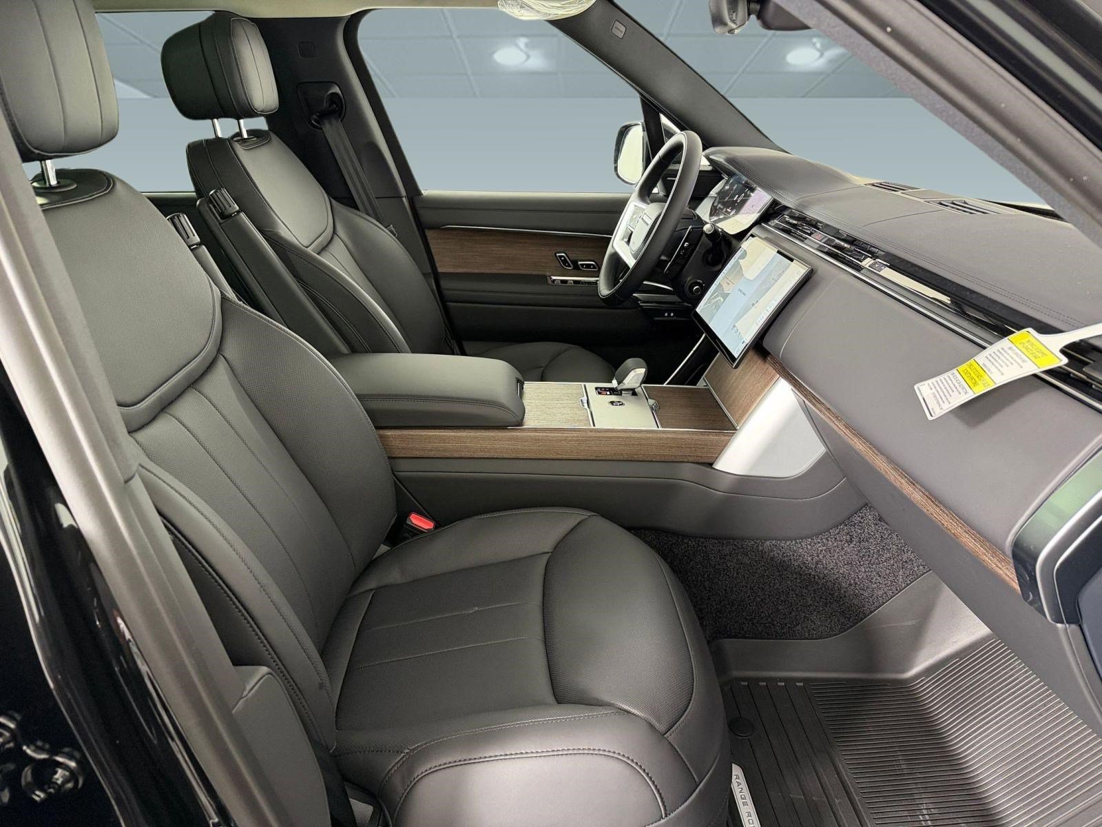 New 2026 Land Rover Range Rover Long Wheelbase SE AWD/4WD image 22