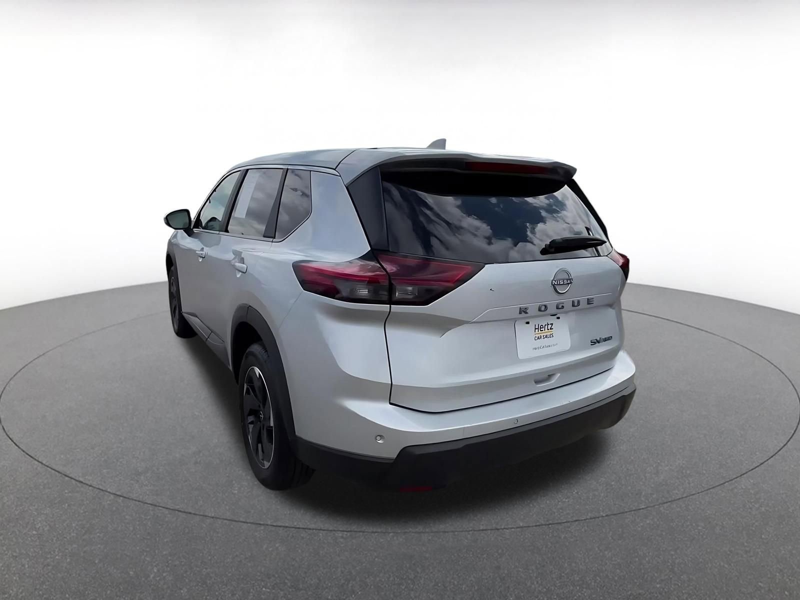 Used 2025 Nissan Rogue SV AWD/4WD image 11