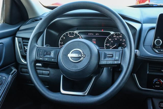 Used 2024 Nissan Rogue SV image 16