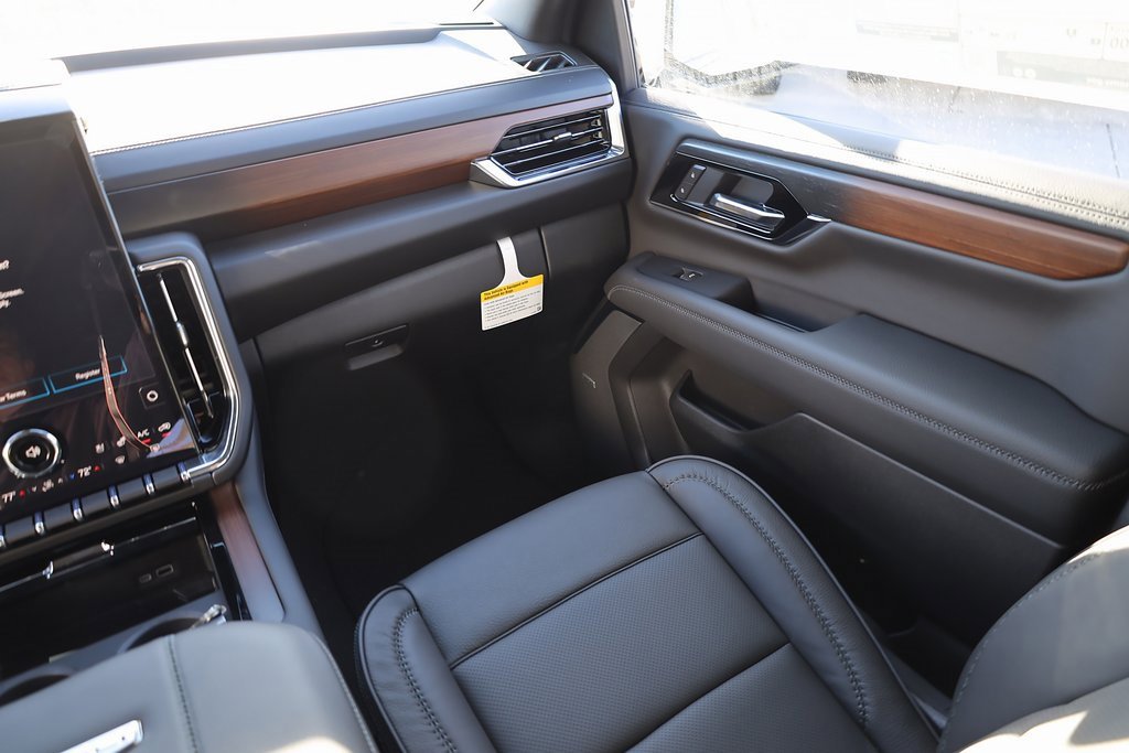 New 2026 GMC Yukon XL Denali w/ Denali Reserve Package image 21